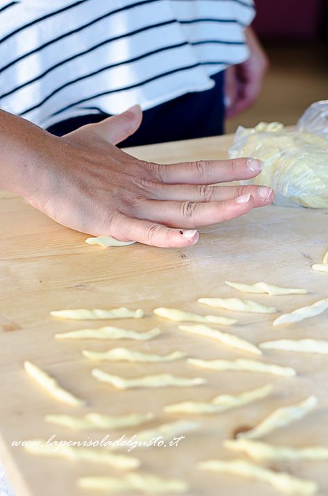 Trofie Pasta, Pasta Per Pizza, Pizza Fatta In Casa, Pasta Fatta In Casa, Pasta Maker, Pasta Fresca, Fresh Pasta, Homemade Pasta, Ravioli