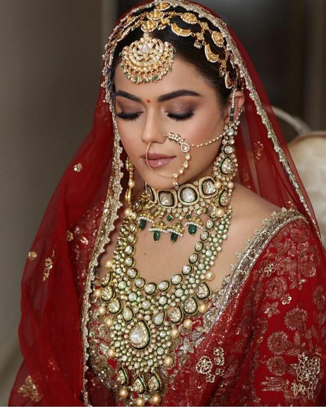 Pakistani Bridal Makeup Red, Regal Bride, Indian Bride Makeup, Bridal Jewelry Sets Brides, Indian Wedding Gowns, Indian Wedding Jewelry Sets, Latest Bridal Lehenga, Bridal Makeup Images, Sabyasachi Lehenga