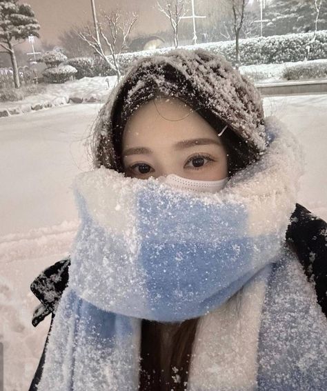 Snow Icon, Korean Winter Outfits, Korea Winter, Korean Winter, Winter Princess, 사진 촬영 포즈, Snow Girl, Winter Fashion Outfits Casual, Kpop Kdrama