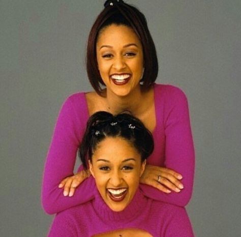 Tia & Tamera Mowry Tia And Tamera, Tamara Mowry, Tia And Tamera Mowry, Celebrity Twins, Tia Mowry, Tamera Mowry, 2000s Girl, Sister Sister, Vintage Black Glamour