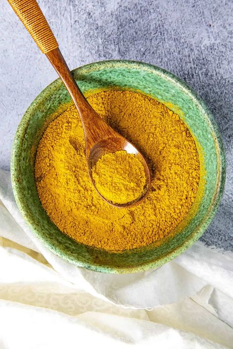 Homemade Curry Powder, Jamaican Curry Powder, Curry Seasoning, Chili Pepper Recipes, Jamaican Curry, Spice Blends Recipes, Jamaican Dishes, Spice Mix Recipes, Homemade Spice Blends