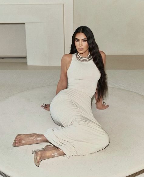 Kim Kardashian Dresses, Kim Kardashian Outfits, Kardashian Outfit, Kim Kardashian West, Elegant Maxi Dress, Long Bodycon Dress, Kardashian Style, Celebrity Outfits, Unique Dresses