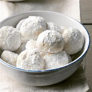 Triple Nut Snowballs Recipe -This super-crunchy, not-too-sweet cookie is a fun update on the classic snowball. I used cashews, macadamia nuts and pecans, but you can mix and match other nuts to your liking. —Thomas Faglon, Somerset, New Jersey Mexican Christmas Cookies, Mexican Wedding Cookies Recipes, Wedding Cookies Recipe, Princess Pinky Girl, Russian Tea Cake, Pinky Girl, Mexican Wedding Cookies, Snowball Cookies, Mexican Christmas