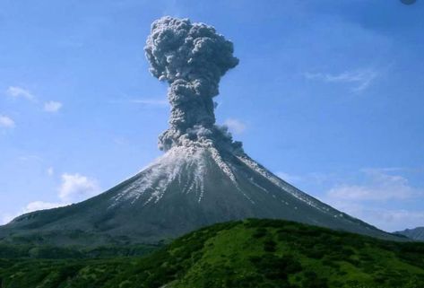 Mount Pinatubo, Modeling Techniques, Volcanic Ash, Active Volcano, Mad Scientist, Volcano, Mount Rainier, Geology, Manila