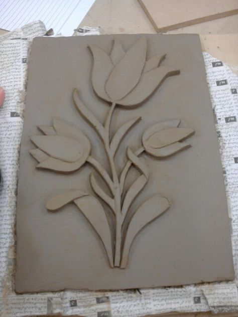 Slab Relief Ideas, Relief Tiles Ceramics Ideas, Relief Tiles Ceramics, Relief Sculpture Ideas, Clay Relief Tiles, Tile Art Projects, Clay Relief, Clay Wall Hanging, Ceramic Tile Art