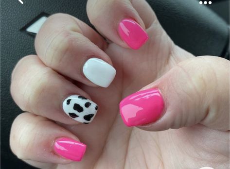 Ideas For Dipped Nails, Pink And Cow Print Outfit, Rodeo Nails Westerns Pink, Cow Theme Nails Pink, Hot Pink Cowprint Nails, Pink And Cowprint Nails, Cow Print Wedding Nails, Hot Pink Nails With Cow Print, Dip Powder Nails Cow Print