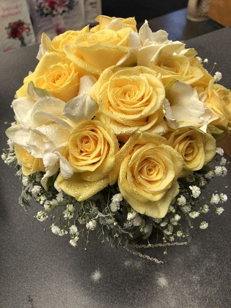 Yellow roses and gardenia bridal bouquet Fall Yellow Bouquet, Yellow Rose Decorations, Yellow Glitter Roses, Yellow And White Roses Bouquet, Golden Flower Bouquet, Yellow Quince Decorations, Pale Yellow Bouquet, Yellow Roses Wedding Bouquet, Yellow Quince Makeup