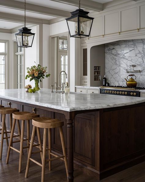 Two Timeless kitchens we designed emphasizing two architectural styles. ✌🏼Tudor & Southern Colonial. Both favorites 😊. When designing… | Instagram Steve Tiek Kitchen, Colonial Modern Interior, Contemporary Colonial Interiors, Steve Tiek, Colonial Style Kitchen, Modern Colonial Interior Design, Modern Colonial Style, Timeless Kitchens, Colonial Modern