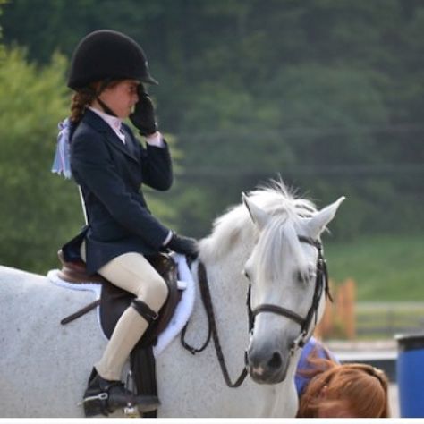 Parent How to: Horse Show Attire (English) – the horse how to Horse Show Mom, Clean Outfit, Show Outfits, Horse Riding Helmets, Welsh Pony, Pony Club, Pony Horse, All About Horses, Horse Trailer