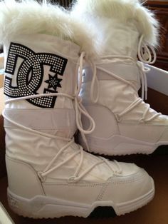 Dc Boots, Snow Boots Outfit, Dc Clothing, Dc Shoes Women, Y2k Boots, Boots Shoe, Shoe Wishlist, 2000s Fashion Outfits, Retro Shoes