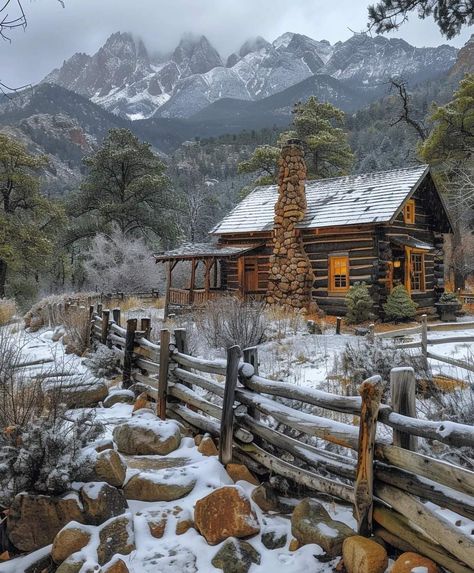 Log Houses Exterior, Rustic Mountain Home Exterior, Old Log Cabin, Building A Small House, Stone Cabin, Mountain Home Exterior, Little Cabin In The Woods, Log Cabin Rustic, Secluded Cabin