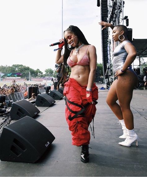 Rap Festival Outfit Hip Hop, Rolling Loud Outfits Miami, Rap Festival Outfit, Rolling Loud Outfits, Music Festival Aesthetic, Black Festival Outfit, Rolling Loud Miami, Rave Festival Outfits, Festival Aesthetic