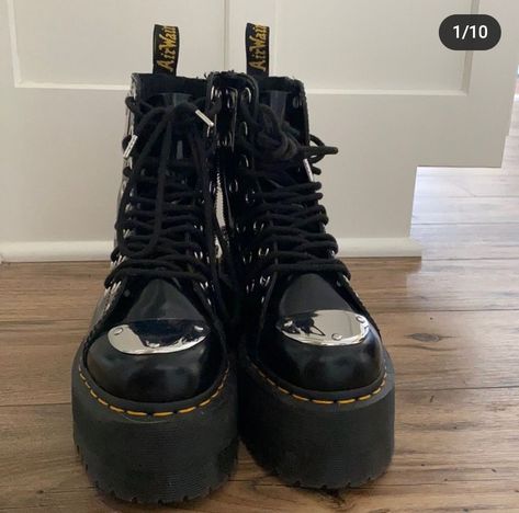 Platform Docs, Platform Doc Martens, Aesthetic Fits, Minimalist Lifestyle, Black Platform, Doc Martens, All Black Sneakers, Nice Dresses, Gucci