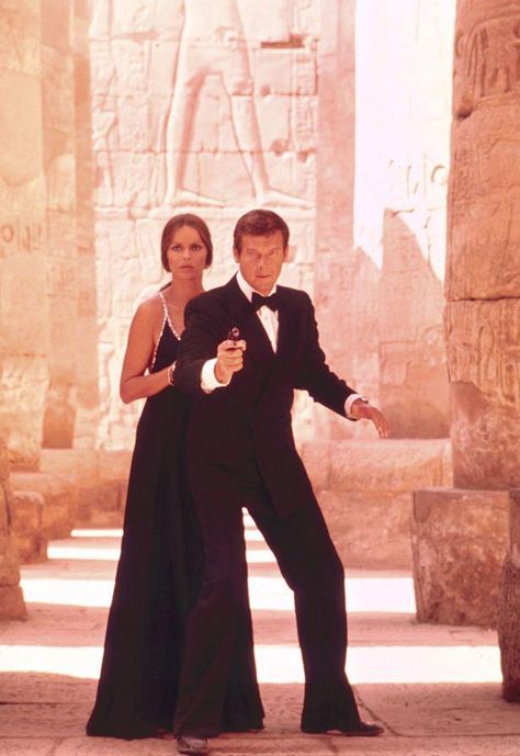 James Bond 1977..."The Spy Who Loved Me"   one of my favorites! 007 Casino Royale, Barbara Bach, The Spy Who Loved Me, Casino Royale Dress, James Bond Girls, Spy Who Loved Me, Casino Dress, 007 James Bond, Ian Fleming