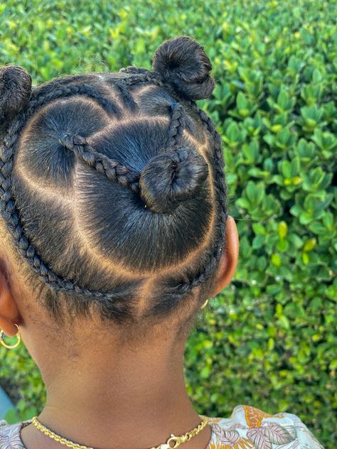 Minnie mouse birthday hairstyles on girl Minnie Mouse Hairstyle Black, Minnie Mouse Hairstyle For Kids, Mickey Mouse Hairstyle, Minnie Mouse Hairstyle, Mouse Hairstyle, Hairstyle For Kids, Girly Hairstyles, Lil Girl Hairstyles, Hair Services