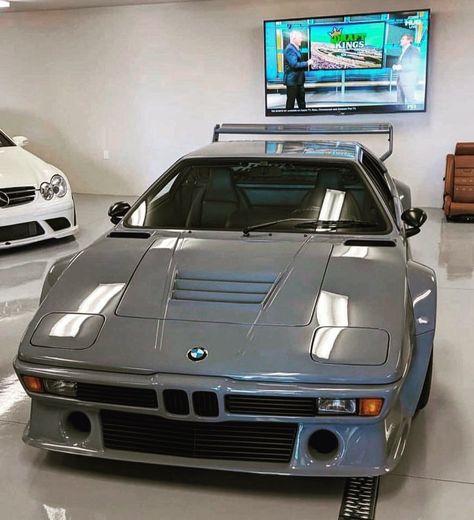 M1 Bmw, Bmw Supercar, Flash Mcqueen, Bmw E9, Bmw Vintage, Bavarian Motor Works, Bmw M1, Bmw Motors, Grey Car