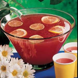 Cherry Punch Recipe Bridal Shower Punch, Cherry Punch, Champagne Punch, Lemonade Concentrate, Punch Drinks, Holiday Punch, Punch Recipe, Party Punch, Punch Bowls