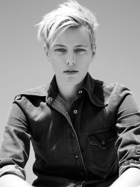 Ruby Rose, Orange is the New Black, Androgynous Models, Casey Legler, Erika Linder, Tamy Glauser | Vogue Anatole Kuragin, Below Her Mouth, Erika Linder, Androgynous Girls, Androgynous Women, Androgynous Models, Androgynous Look, 얼굴 그리기, Androgynous Fashion