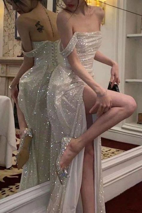 Winter Wonderland Semi Formal Dress, Aesthetic Prom Dresses Vintage, Silver Fancy Dress, Formal Dresses Flowy, Prom Dress Silver Sparkle, Prom Dresses Silver Sparkle, Prom Sparkly Dresses, Glittery Dress Aesthetic, Silver Prom Dress Aesthetic