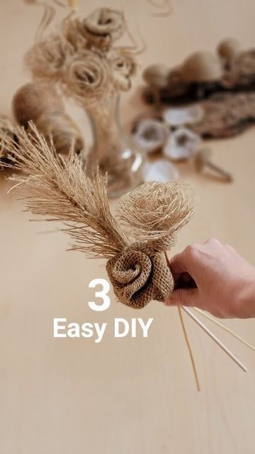 Burlap Ribbon Flowers Diy, Rope Flowers Diy, Jute Flowers Diy, How To Make Burlap Flowers, Burlap Flowers Diy Easy, Burlap Flowers Diy, Alpillera Ideas, Burlap Roses Diy, Diy Burlap Flowers