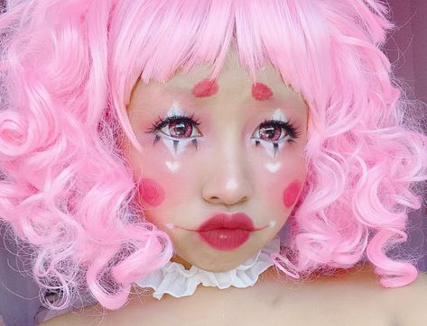 ♡CREAM PUFF♡ on Twitter: "i’m a damn clown… " Clown Girl Art, Pastel Clowncore, Cute Clown Makeup, Clown Core, Scary Clown Makeup, Clown Party, Cute Clown, Clown Faces, Cream Puff