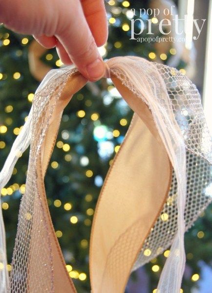 How to Put Ribbon on a Christmas Tree (2020 Tutorial) Ribbon On A Christmas Tree, Natural Christmas Tree, Ribbon Tree, Black Christmas Trees, White Christmas Trees, Burlap Christmas, Ribbon On Christmas Tree, Natural Christmas, Beautiful Christmas Trees