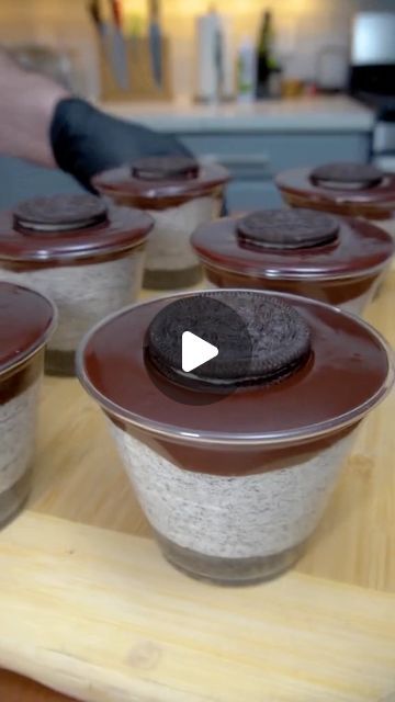 cooks_like_mom on Instagram: "3 ingredients Oreo Dessert  #oreo  #creamy #dessert #chocolate #nobakedessert #nobake #oreodessert # #EasyRecipe #3ingredients #3ingredientrecipe #reelscooking #reelscookingvideo #reelsinstagram #oreocake" Oreo Deserts Cups, Easy Home Dessert Recipes, Oreo Desserts Easy Quick, Oreo Cream Cups, To Go Dessert Ideas, What To Make With Oreos, Simple Dessert Recipes 3 Ingredients, Oreo Dessert Cups, Dessert With Oreos