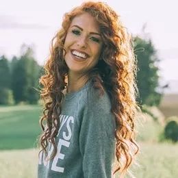 Audrey Roloff Audrey Roloff Hair, Radio Jh Audrey, How To Be Lovely Audrey Book, Audrey Sweater, Clothing Line Names, Jeremy And Audrey Roloff, Audrey Roloff, Roloff Family, Celebrity Biographies