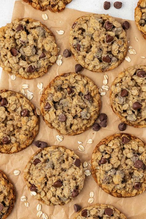 I took my popular recipe for oatmeal chocolate chip cookies and gave it an upgrade, making the cookies spread less and come out chewier. The final product: a foolproof recipe for thick, chocolatey, chewy oatmeal cookies! Cookie Oatmeal Chocolate Chip, Oatmeal Cookies Crunchy, Oatmeal Cookies Chocolate Chip, Recipe For Oatmeal, Oatmeal Chocolate Chip Cookie, Chewy Oatmeal Cookies, Oatmeal Chocolate Chip Cookie Recipe, Chocolate Chip Oatmeal Cookies, Oatmeal Raisin Cookies Chewy