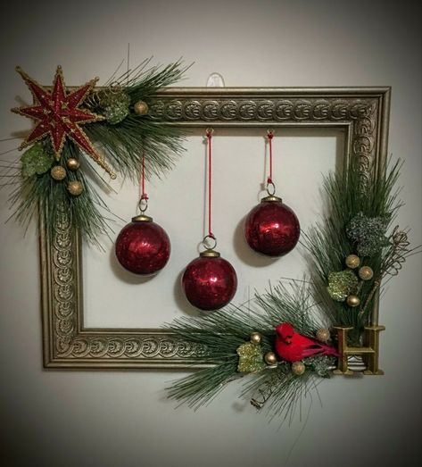 Christmas Frames Diy, Christmas Floral Decor, Christmas Wreath Frames, Christmas Picture Frames, Christmas Flower Arrangements, Wreaths Ideas, Christmas Centerpieces Diy, Diy Christmas Decorations Easy, Wreaths Diy