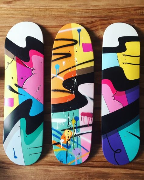 Diy Painted Skateboard, Spray Paint Skateboard, Drawing On Skateboard, Skateboard Crafts, Guitar Colors, Skateboard Artwork, Painted Skateboard, Longboard Design, Gradient Color Design