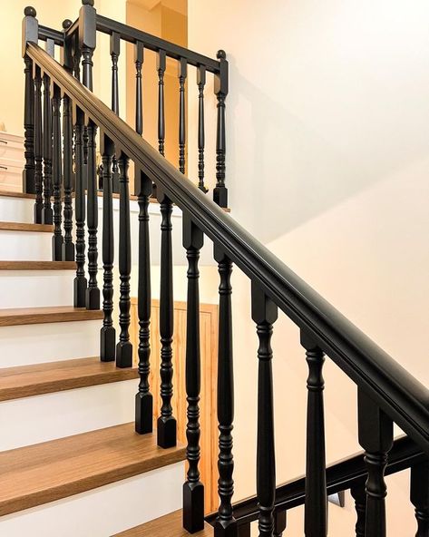 Black Wooden Stair Railing Wooden Railing Stairs, Wooden Stair Railing, Black Banister, Wooden Staircase Railing, Black Stair Railing, Stair Railing Makeover, Black Stairs, Stairs Design Interior, Wood Railing