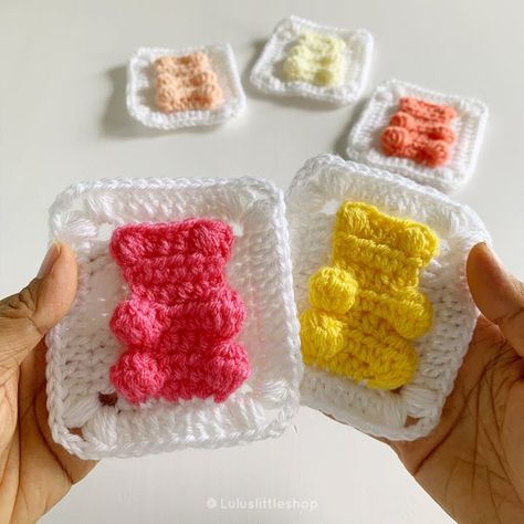 Crochet a Gummy Bear Granny Square, Pattern From Lulu’s Little Shop | KnitHacker Gummy Bear Granny Square, Bear Granny Square, Motifs Granny Square, Confection Au Crochet, Crochet Simple, Crochet Square Patterns, Fun Crochet Projects, Granny Squares Pattern, Crochet Diy