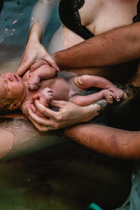 Child Birth Photography, Labor Photos, Birth Pool, Photography Story, Mind Movie, Birth Pictures, Birth Photos, Water Birth, Birth Center