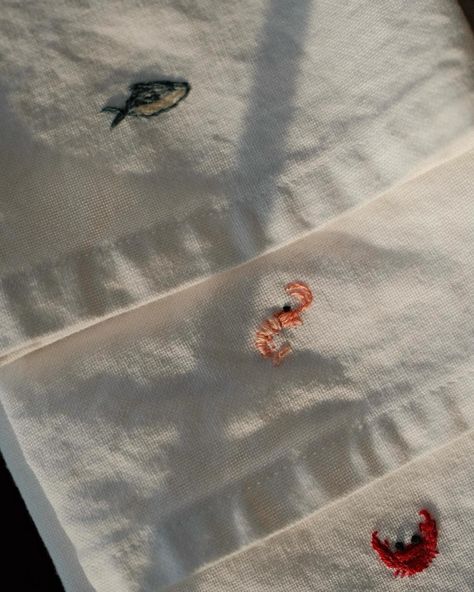 what’s for dinner 🍋🦀🦐🐟 v into hand embroidered dinner napkins at the moment. These little guys served as stitch studies before my big spring embroidery project 🐙 currently scheming up my next…pasta theme for a special dinner napkin set is on deck! 🍝 PS must shout out the original inspiration for these. I referenced a set by Sew Bella I saw on maisonflaneur.com while hand embroidering mine :) #handembroiderywork #handembroiderednapkins #dinnernapkins #coastalgrandma #embroiderylover #dmcem... Napkin Embroidery, Spring Embroidery, Embroidery Napkins, Special Dinner, Sewing Studio, Dinner Napkins, Embroidery Projects, Napkins Set, Shout Out