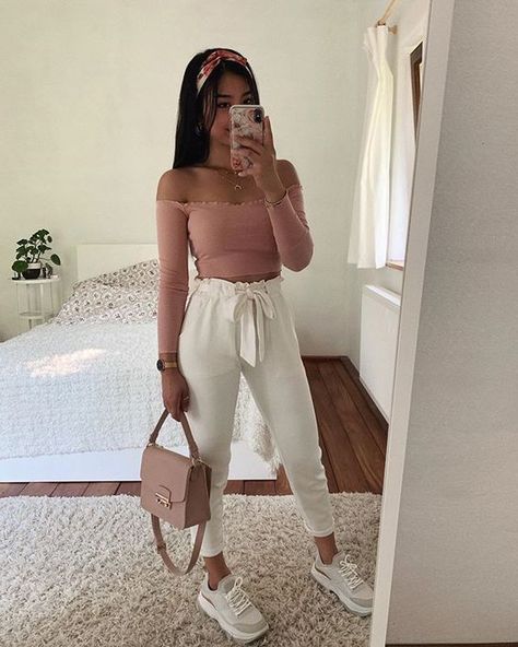 Outfits con Pantalón Blanco Juvenil, Casual o de Vestir Thanya W, Outfits Fo, Teenage Outfits, Fashion Pics, Linnet, Cute Summer Outfits, Urban Outfits, Girly Outfits, Winter Fashion Outfits