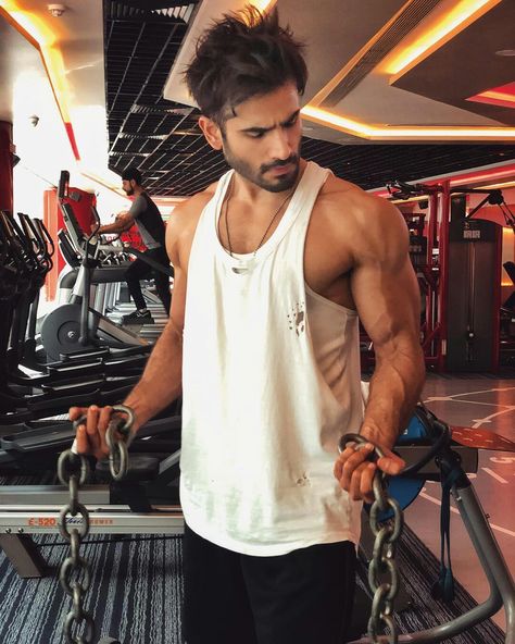 Karan tacker sexy bicep Karan Tacker, Okay Bye, Hello Handsome, Male Physique, Bollywood Actors, Slip Dress, Hollywood, Actors, Mens Tops