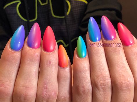 Coloured Ombre Nails, Ombre Stiletto Nails, Ombré Nails, Shape Nails, Rainbow Ombre, Beautiful Lipstick, Nails And Toes, Stiletto Nails, Ombre Nails