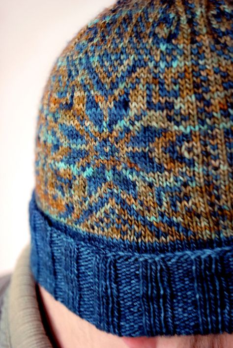 Ravelry: Oslo Star Hat by Adriana Hernandez-Bergstrom Quirky Crafts, Norwegian Star, Fair Isle Hat Pattern, Star Hat, Stranded Knitting, Norwegian Knitting, Fair Isle Hat, Choose Your Own Adventure, Hat Knitting Pattern