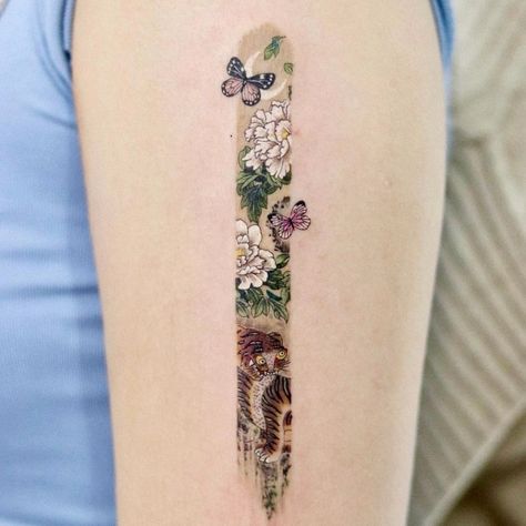 Charm of traditional Korean painting in Daldam's tattoos | iNKPPL Korean Folk Art Tattoo, Korea Tattoo Korean Traditional, Korean Traditional Tattoo, Korean Flag Tattoo, Korean Flower Tattoo, Tattoo Korean Style, Korean Style Tattoo, Korean Tattoo Ideas, Miniature Tattoo