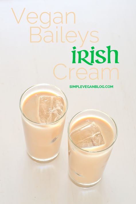 Vegan Baileys | http://simpleveganblog.com/vegan-baileys/ Vegan Baileys, Vegan Cocktails, Vegan Hot Chocolate, Vegan Blog, Vegan Drinks, Vegan Holidays, Baileys Irish, Baileys Irish Cream, Vegan Christmas