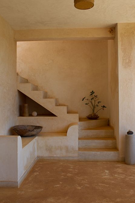 Mediterranean Interior, Mud House, Cob House, Mombasa, Earthship, Staircase Design, Interior Trend, Stairs Design, Dream Home Design