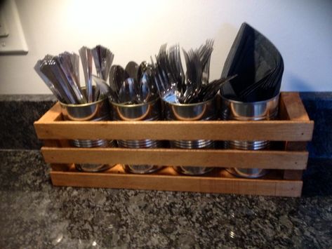 Diy Cutlery Holder, Cutlery Holder Diy, Wooden Cutlery Holder, Bbq Caddy, Restaurant Makeover, Formula Containers, Cutlery Caddy, Crib Ideas, Diy Wooden Crate