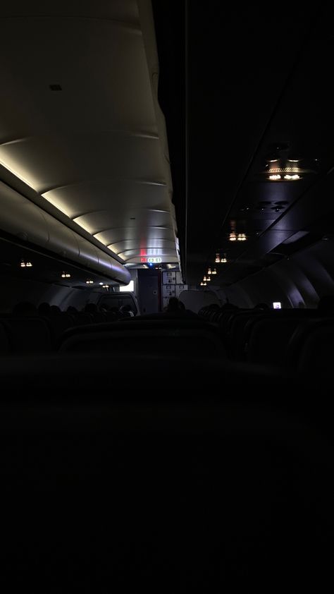 Window View Night, Plane Aesthetic, Airplane Window View, Plane Flight, New Images Hd, Night Flight, Airplane Window, Books Aesthetic, I Dont Have Friends