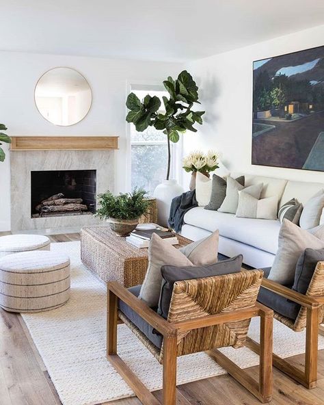 Style Me Pretty Living on Instagram: “We are positively drooling over the coffee table in this living room 😍 ​ ​📸: @vlentine ​design: @puresaltinteriors” Modern Coastal Living Room, Pure Salt Interiors, Coastal Living Room, Living Room Inspo, A Living Room, Living Room Inspiration, Decoration Design, Living Room Interior, Home Decor Ideas