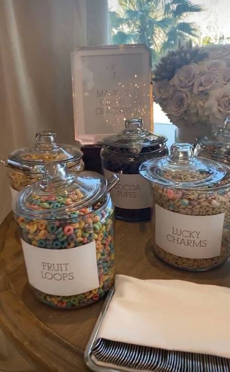 Khloe Kardashian Baby Shower, Malika Haqq, Celebrity Baby Showers, Lavish Party, Cocoa Puffs, Kylie Jenner Instagram, Chic Baby Shower, Pregnancy Cravings, Baby Shower Decor