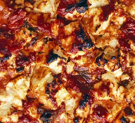 Feta baked with tomato and oregano recipe Oregano Recipes, No Cook Appetizers, Baked Veggies, Veggie Dinner, Side Dish Recipes Easy, Cheese Dishes, Greek Dishes, Vegetarian Cooking, Tomato Recipes