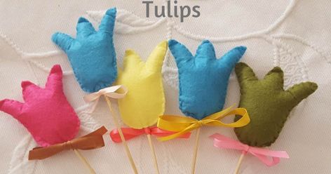 Felt Tulips, Keeping It Real, Making A Bouquet, Handmade Flowers Fabric, Diy Felt, Diy Sewing Pattern, Fabric Glue, Blanket Stitch, Felt Diy