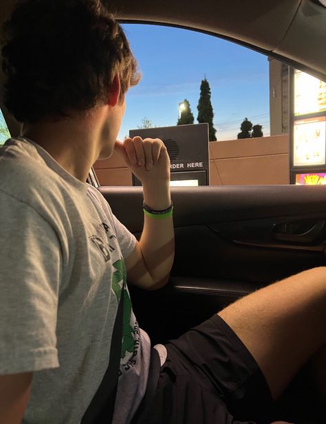 boyfriend date Taco Bell sunset Dream Boyfriend Pictures Guys, Engineer Boyfriend, Addy Core, Boyfriend Aesthetic, Alternative Universe, Surfer Boy, Dream Boyfriend, Couples Poses, Taco Bell