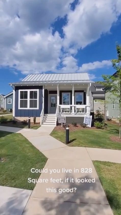 tinyhomeslife on Instagram: Could you live in 828 Square Feet , if it looked this good?😍 . 🏠follow us at @tinyhomeslife 🏠 🏠follow us at @tinyhomeslife 🏠 🏠follow us at… Cottage Tiny House, Cabin Tiny House, Tiny House Nation, Tiny House Community, Getaway Cabins, Cabin Living, Tiny House Movement, Small Places, Cabin Life